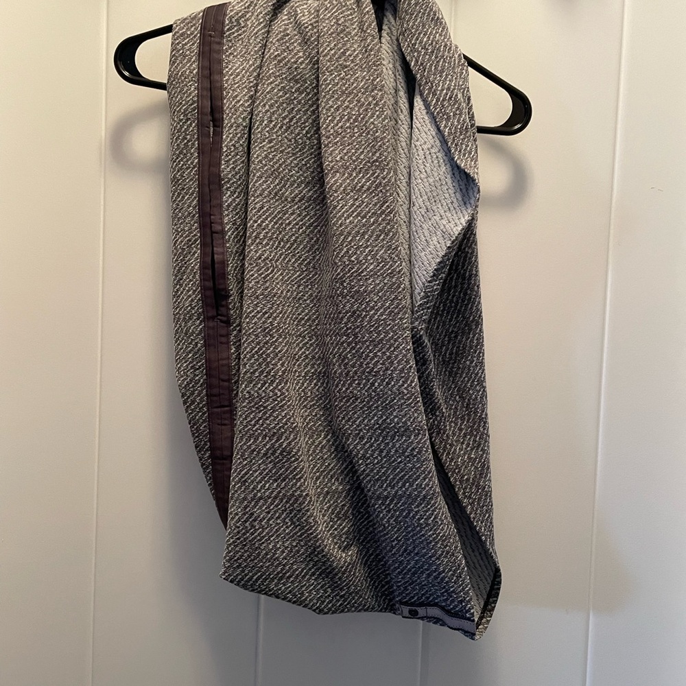 lululemon athletica Gray and Black Scarf